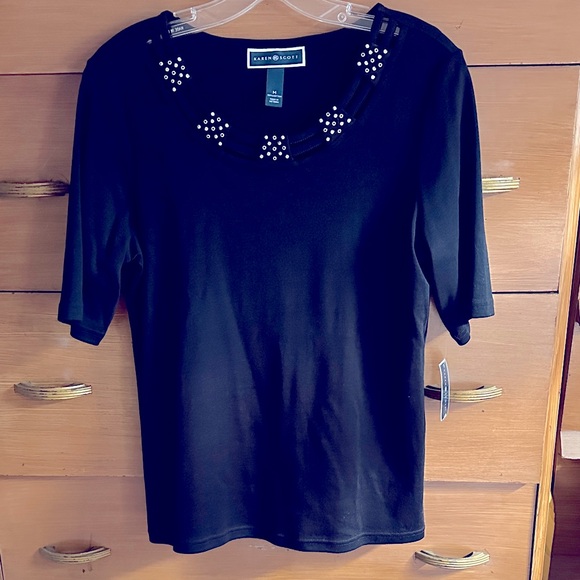 Karen Scott Tops - Karen Scott short sleeve shirt. Comes to elbow. Silver trim. Size medium